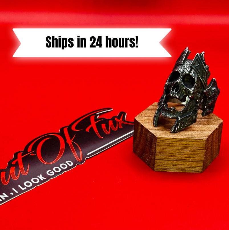 Mens darkened skull ring creepy gothic look with antique finish chunky large ring for men bikers and riders motorcycle enthusiasts